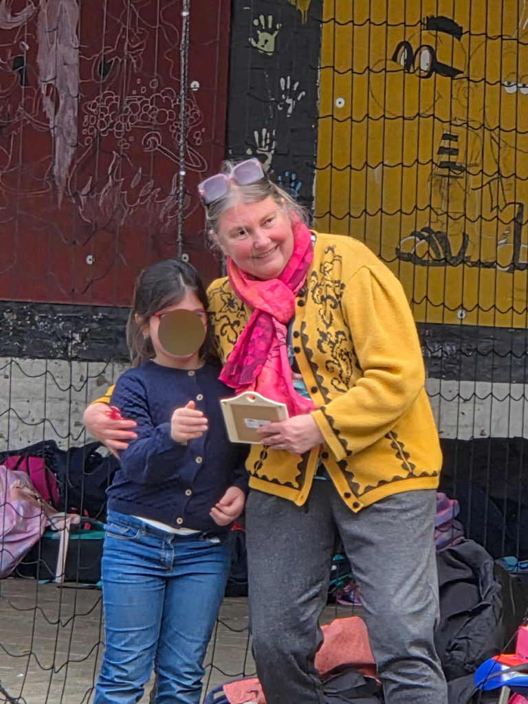 Une belle retraite pour Madame Véronique, notre puéricultrice au grand cœur ! 17 20250324 144551 scrubbed