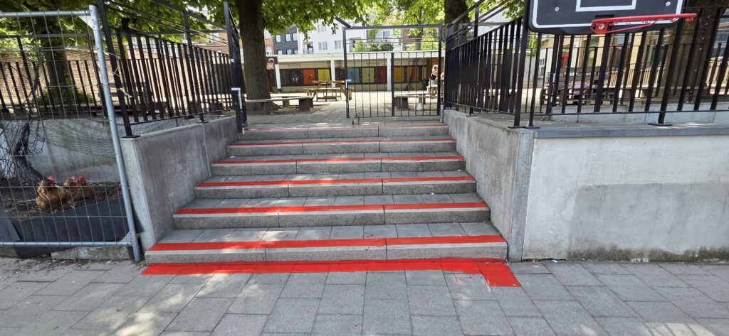 L'institut de l'Annonciation, une école de Schaerbeek, met en place des zones dans leurs cours de récréation 13 20250521 130057