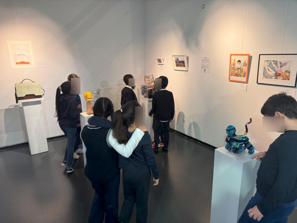 Les P3 et P4 de l’école fondamentale de l’Annonciation découvrent l’art du recyclage avec l’expo BROL 5 IMG 3524